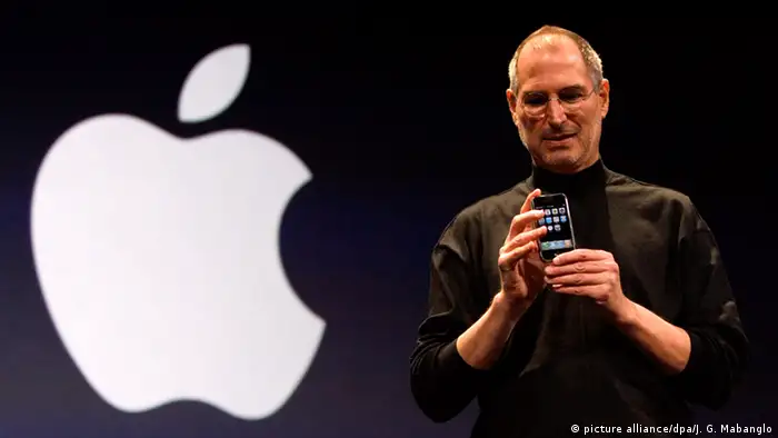 Steve Jobs mit Apple iPhone