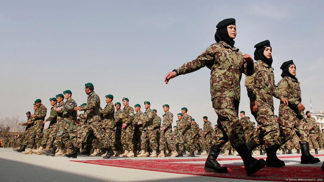د پخواني پوځ سرتیري. د ارشیف انځور د پخواني پوځ سرتیري. د ارشیف انځور