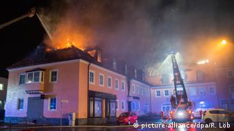Deutschland Geplantes Flüchtlingsheim in Flammen in Bautzen