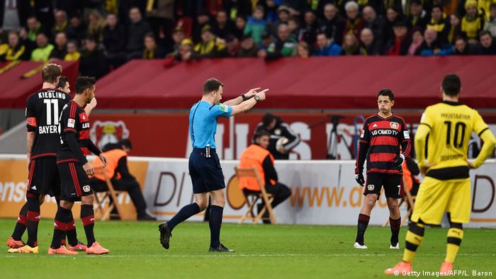 Bundesliga Game Stopping Goal Gives Borussia Dortmund The Win Sports German Football And Major International Sports News Dw 21 02 16