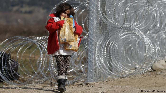 Mazedonien Grenze Griechenland Flüchtlingskind