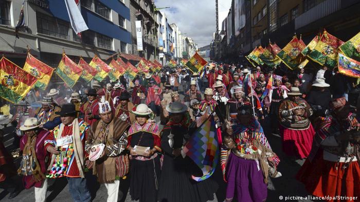 Alasita procession in La Paz, Bolivia(picture-alliance/dpa/Stringer)