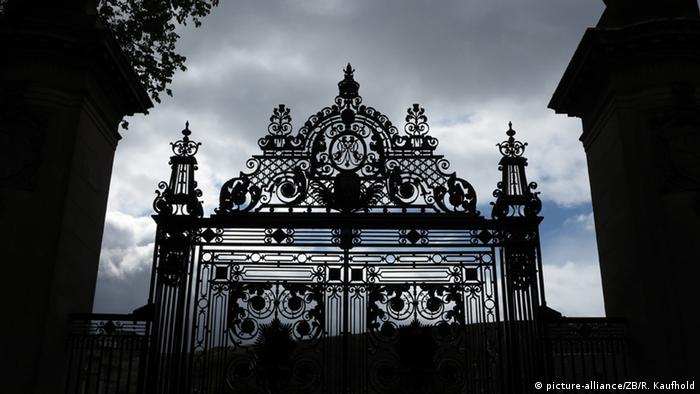 Scotland Edinburgh Entrance to the Palace of Holyroodhouse