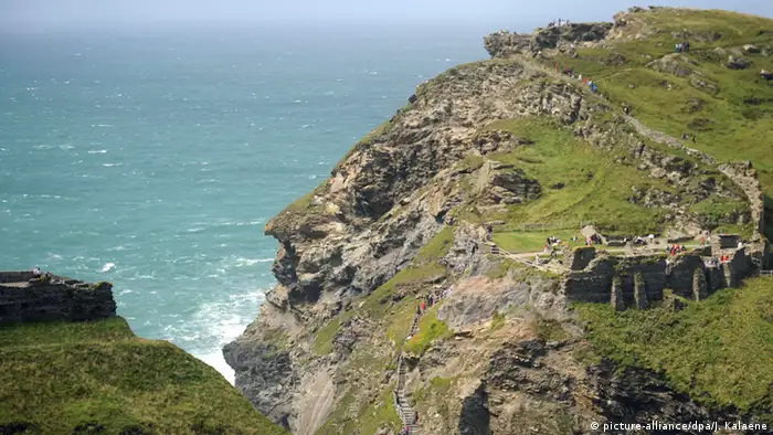 England König Arthurs Gesicht auf einer Klippe in Cornwall