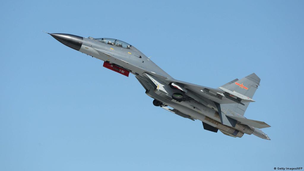 Chinese fighter jet ′made unsafe intercept of US plane′ | News | DW |  08.06.2016