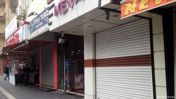 Closed shops in Diyarbakır (Photo: Duran/DW)