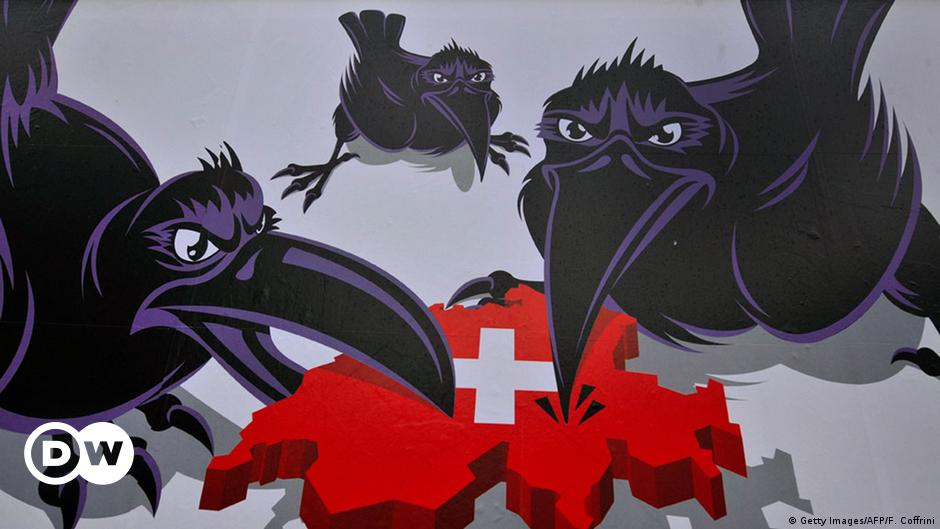 Far-right party violated anti-racism laws with ′cut up the Swiss′ poster,  says court | News | DW | 13.04.2017