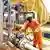 Nigeria Port Harcourt Arbeiter auf Plattform Ölförderung