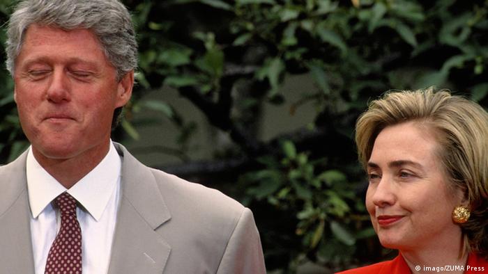 USA Bill und Hillary Clinton Vereidigung vor dem Kapitol
