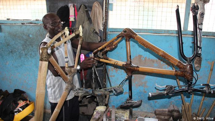 Africa Gana Bamboosero - A bicicleta que veio da selva