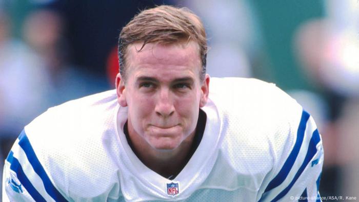 Peyton Manning 10 Iconic Moments From His Nfl Career All Media Content Dw 07 03 16