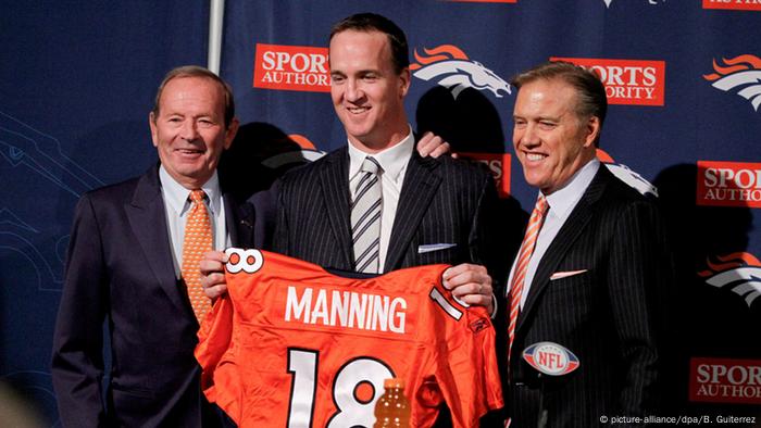 Peyton Manning 10 Iconic Moments From His Nfl Career All Media Content Dw 07 03 16