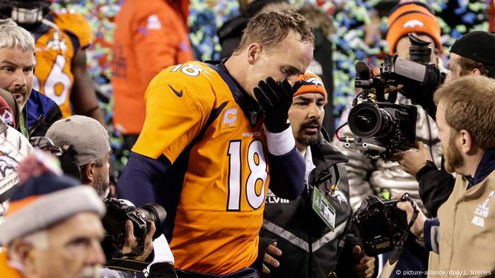 Peyton Manning 10 Iconic Moments From His Nfl Career All Media Content Dw 07 03 16