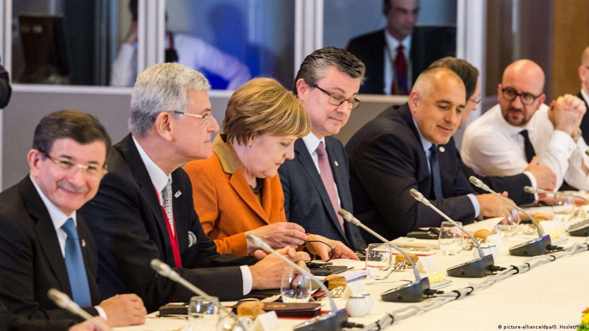 EU and Turkey haggle over migrant deal