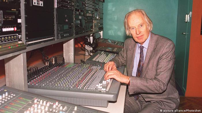 Forget It John George Martin Pushed 1960s Technology To Forge The Beatles Sound Science In Depth Reporting On Science And Technology Dw 09 03 16