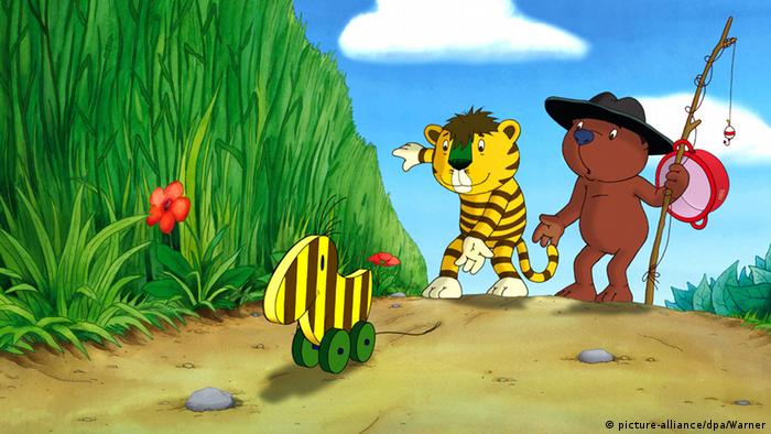 A scene from the 2006 animated movie depicting Little Tiger and Little Bear.