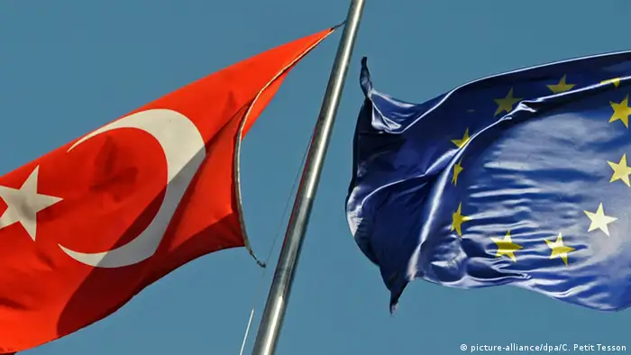 Symbolbild EU Türkei Beitritt (picture-alliance/dpa/C. Petit Tesson)
