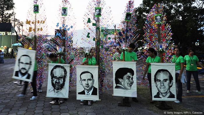 Jahrestag Mord an sechs spanischen Jesuiten-Priestern 1989 (Getty Images/AFP/J. Cabezas)