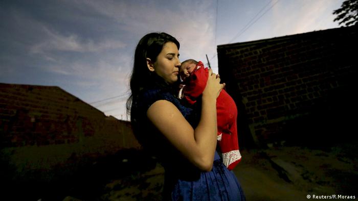 Brasilien Zika Virus Mutter mit Baby Ianka Mikaelle Barbosa