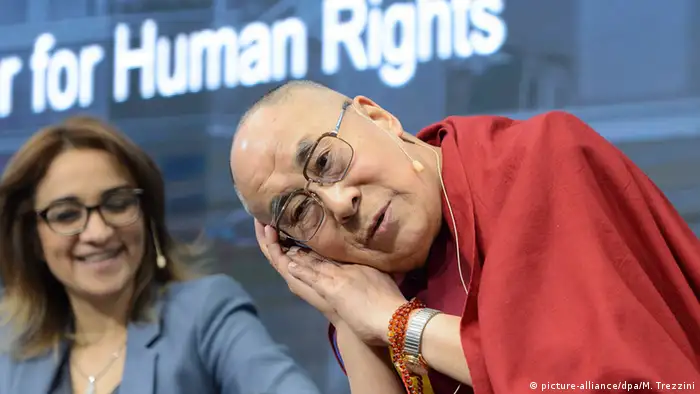 Die iranische Anwältin Leila Alikarami und Dalai Lama