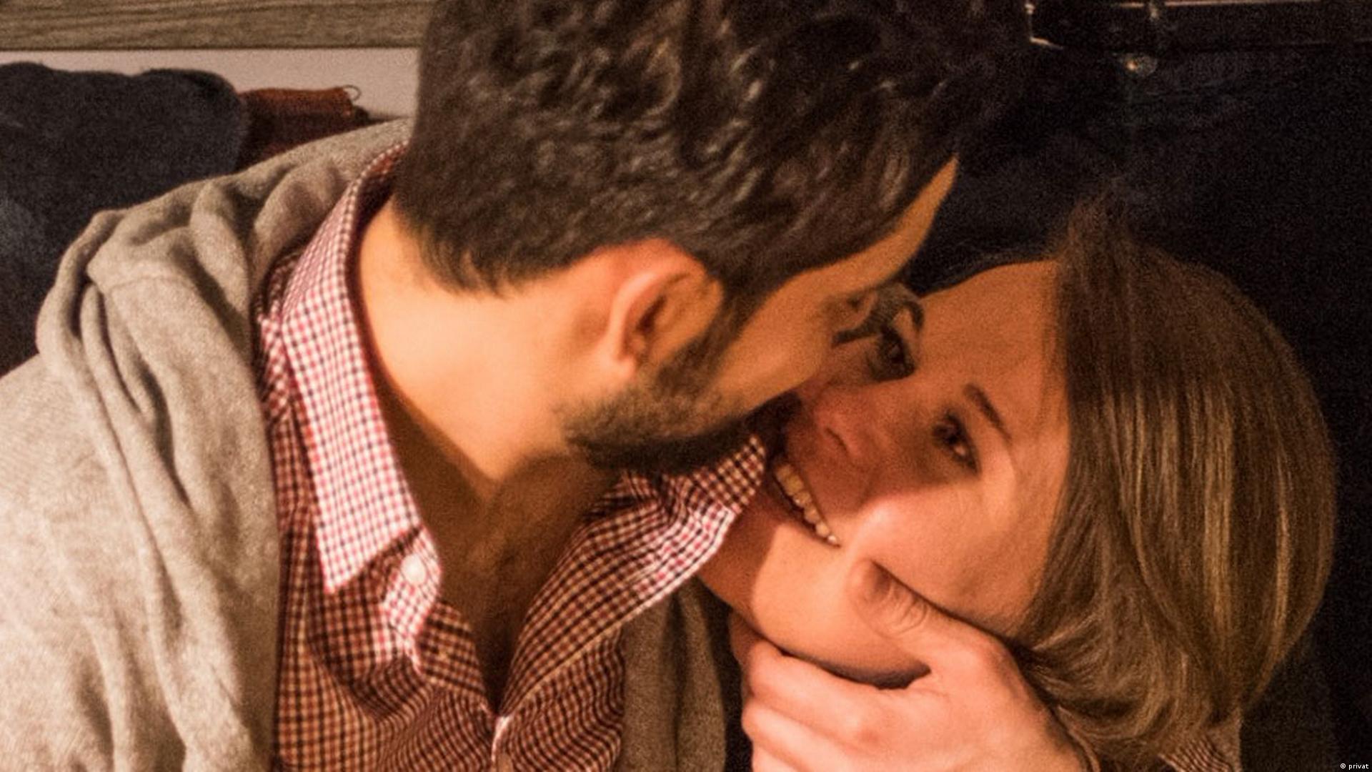 دختران افغانی که به دلیل عشق و خشونت به اروپا آواره شده اند – DW – ۱۳۹۸۸۳۰