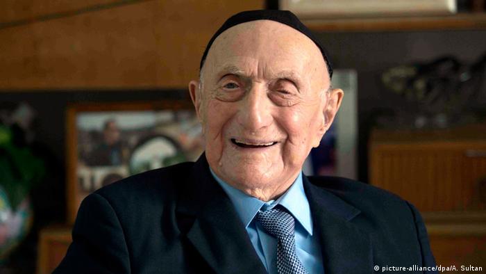 Israel Kristal ist ältester Mann der Welt (picture-alliance/dpa/A. Sultan)