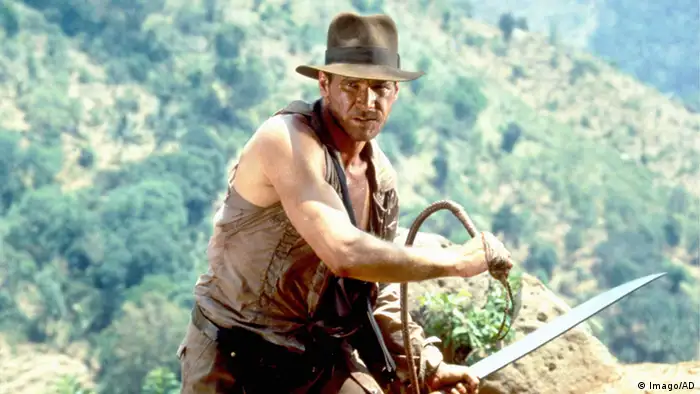 Filmstill Indiana Jones, Harrison Ford mit Hut und Peitsche (Foto: Imago/AD)