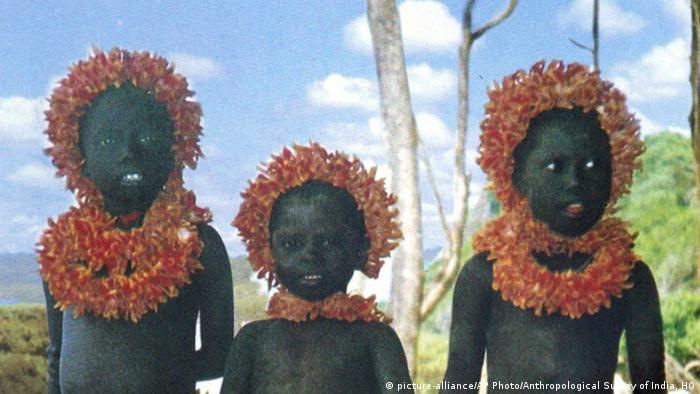 Indien Jarawa indigenes Volk auf den Andamanen (picture-alliance/AP Photo/Anthropological Survey of India, HO)