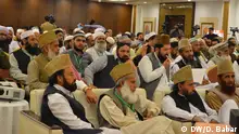 1800 من علماء باكستان يصدرون فتوى تُحرم التفجيرات الانتحارية