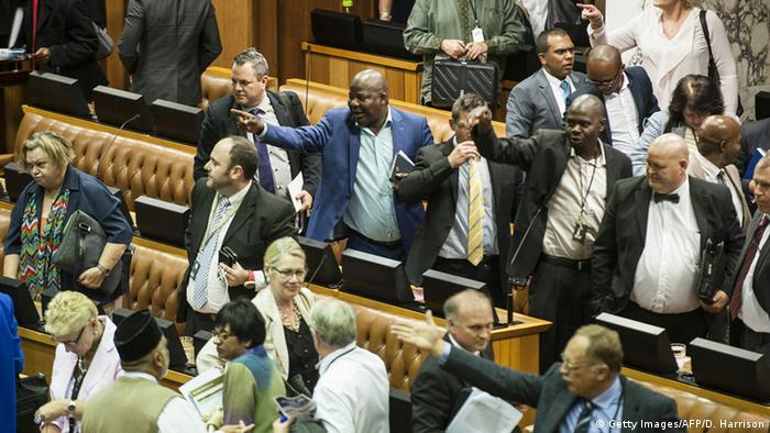 Südafrika - Aufruhr im Parlament