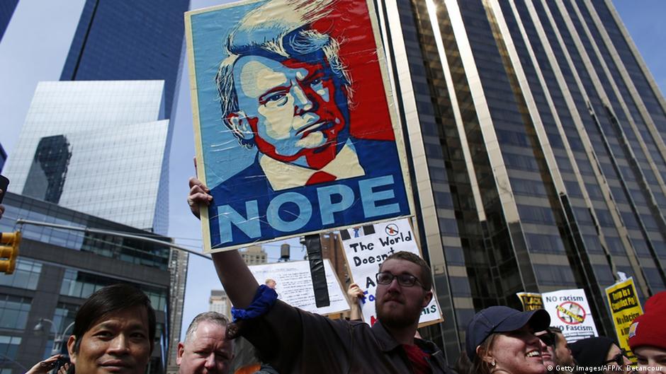 Protestas contra Trump en Nueva York y Arizona