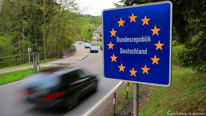 Symbolbild Einreise Deutschland Grenze, Grenzschild