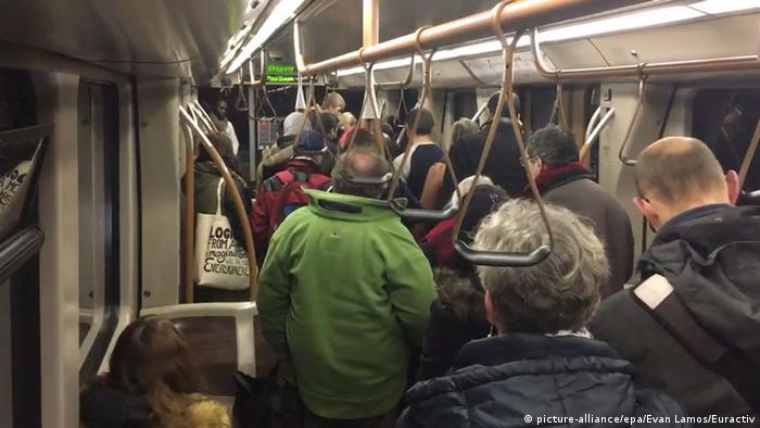 Belgien Brüssel Metro Explosion Evakuierung Fahrgäste