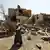 Jemen Sanaa Ruinen nach Bombenangriffen Kind