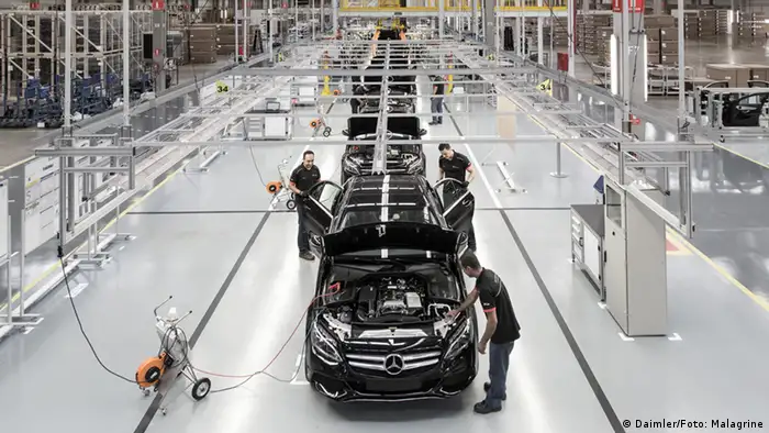 Pressebild Mercedes-Benz startet Pkw-Produktion in Brasilien (Daimler/Foto: Malagrine)