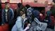 Flüchtlinge vor einem Bus bei Idomeni (Foto: rtr) Flüchtlinge vor einem Bus bei Idomeni (Foto: rtr)