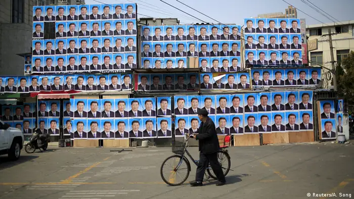 China - Plakate von Xi Jinping