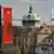 Prag: Chinas Flagge mit Farbe besprüht vor Besuch Xi Jinping