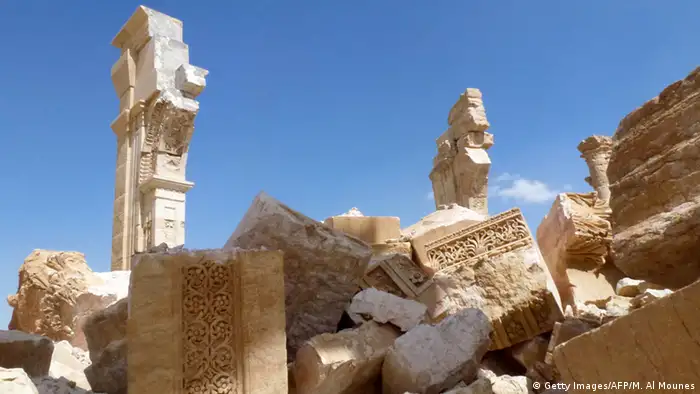 Trümmer und antike Säule, Säulenstraße in Palmyra, Foto: Getty Images