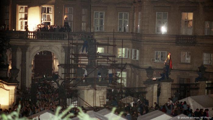 Die westdeutsche Botschaft in Prag am 30. September 1989