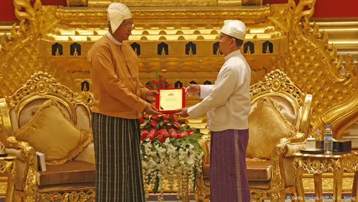Myanmar Vereidigung Regierung - Htin Kyaw & Thein Sein (Getty Images/AFP/N. C. Naing)