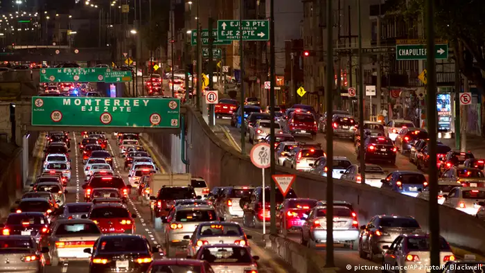 Mexiko Verkehr (picture-alliance/AP Photo/R. Blackwell)
