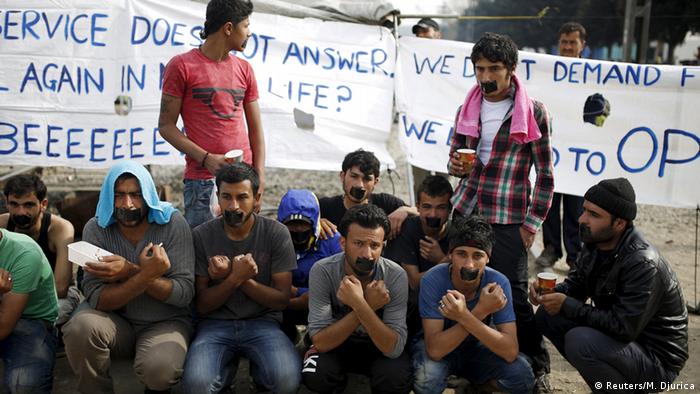 Griechenland Flüchtlinge protestieren im Flüchtlingslager in der Nähe von Idomeni