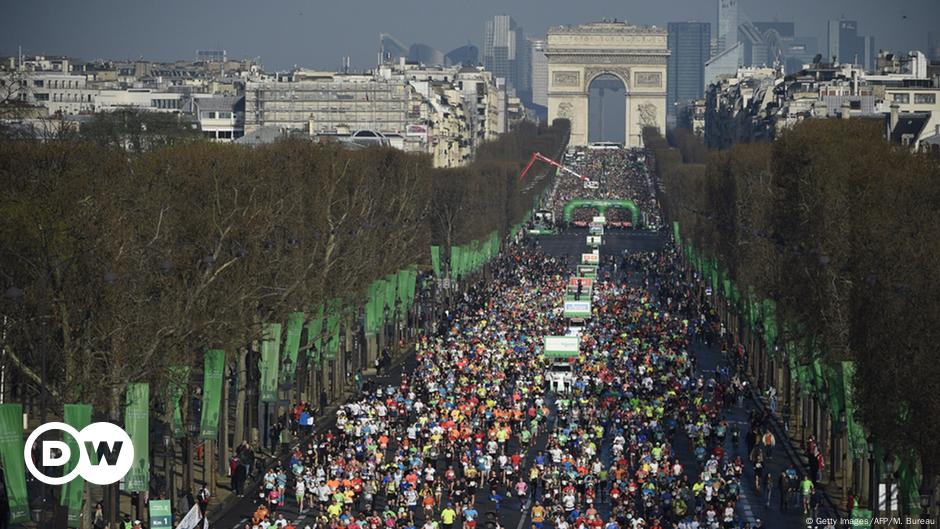 Runners Take To The Streets In Paris Annual Marathon News Dw 03 04 2016