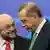 El mandatario turco, Recep Tayyip Erdogan (der.), y el presidente del Parlamento Europeo, Martin Schulz, en tiempos mejores.