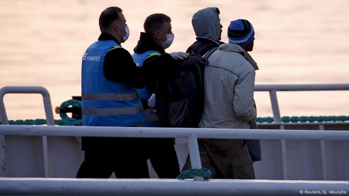 El director de la agencia encargada del control de las fronteras exteriores (Frontex), Fabrice Leggeri, advirtió este 5 de enero de que el 43% de los extranjeros irregulares no son expulsados de los países de la UE. 05.01.2017