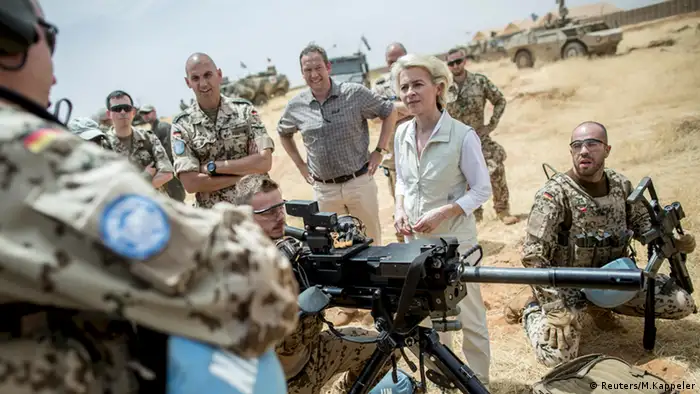 Mali Deutschland Ursula von der Leyen besucht Bundeswehr Soldaten in Gao