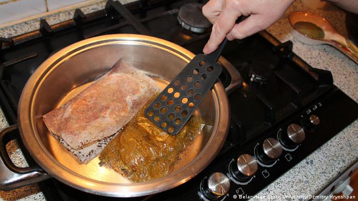 Meat being cooked inside edible packaging made of starch