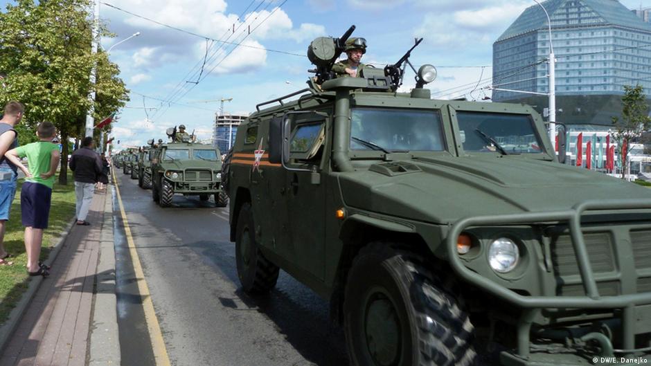 В Беларуси разрешили привлекать армию к борьбе с протестами | Важнейшие политические события в Беларуси: оценки, прогнозы, комментарии | DW - Vimarsana News