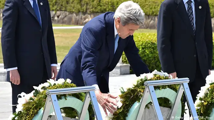 Japan G7-Minister besuchen Atombomben-Mahnmal in Hiroshima Kerry